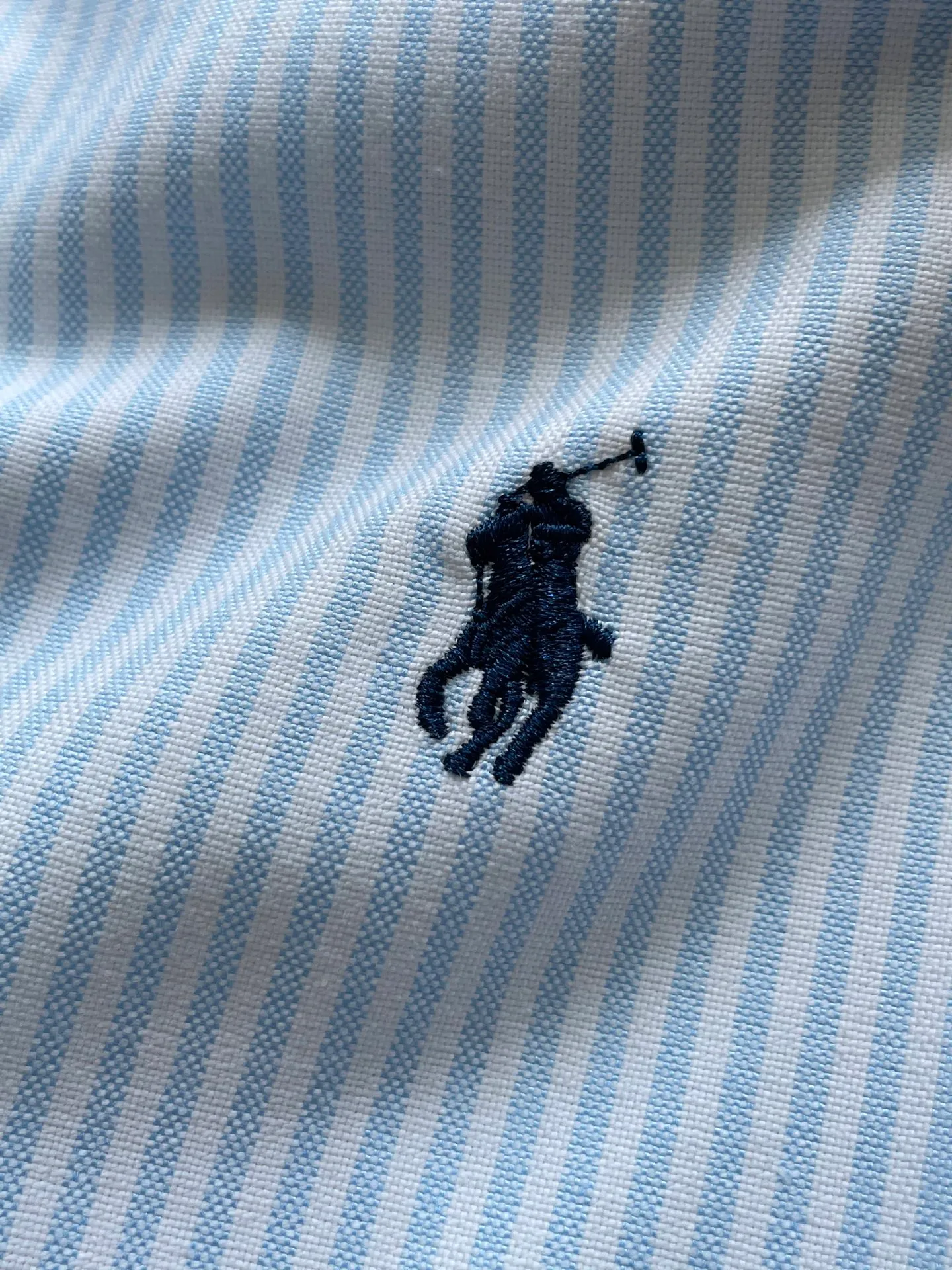 P220 🌸🌸🌸 POLO Ralph Lauren [High Quality] Classic shirt! The classic casual shirt made of pure cotton Oxford cloth has a unique design. It has a simple, clean and classic silhouette design. It is a versatile style that can be switched at will. The fabric feels soft and delicate, highly breathable, and is close to the skin and comfortable to wear. It can be worn alone as an inner layer. Its versatile performance is beyond your imagination! The upper body of the ready-to-wear is simple and classic yet elegant! Size:M-XXL